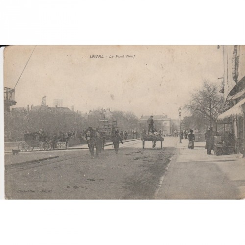 CPA Laval"Le pont neuf"