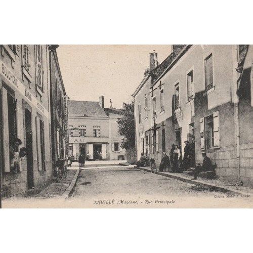CPA Ahuillé (Mayenne)rue principale